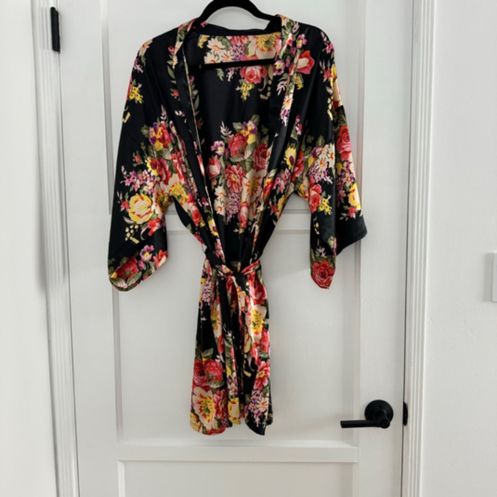 Floral Lightweight Robe OS